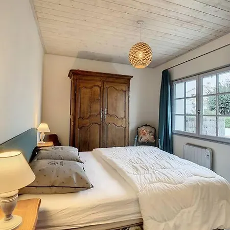 Holiday home Agreable Maison, Entre Centre Et *