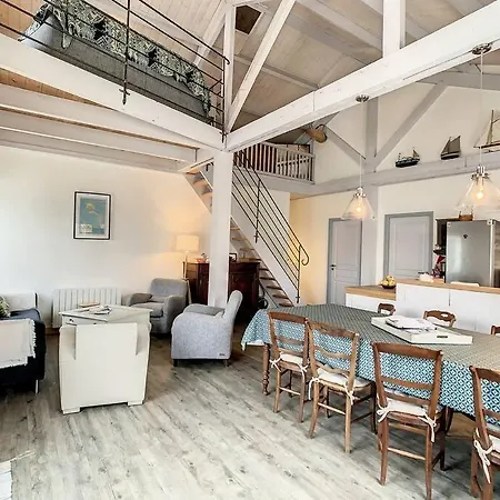 Agreable Maison, Entre Centre Et *